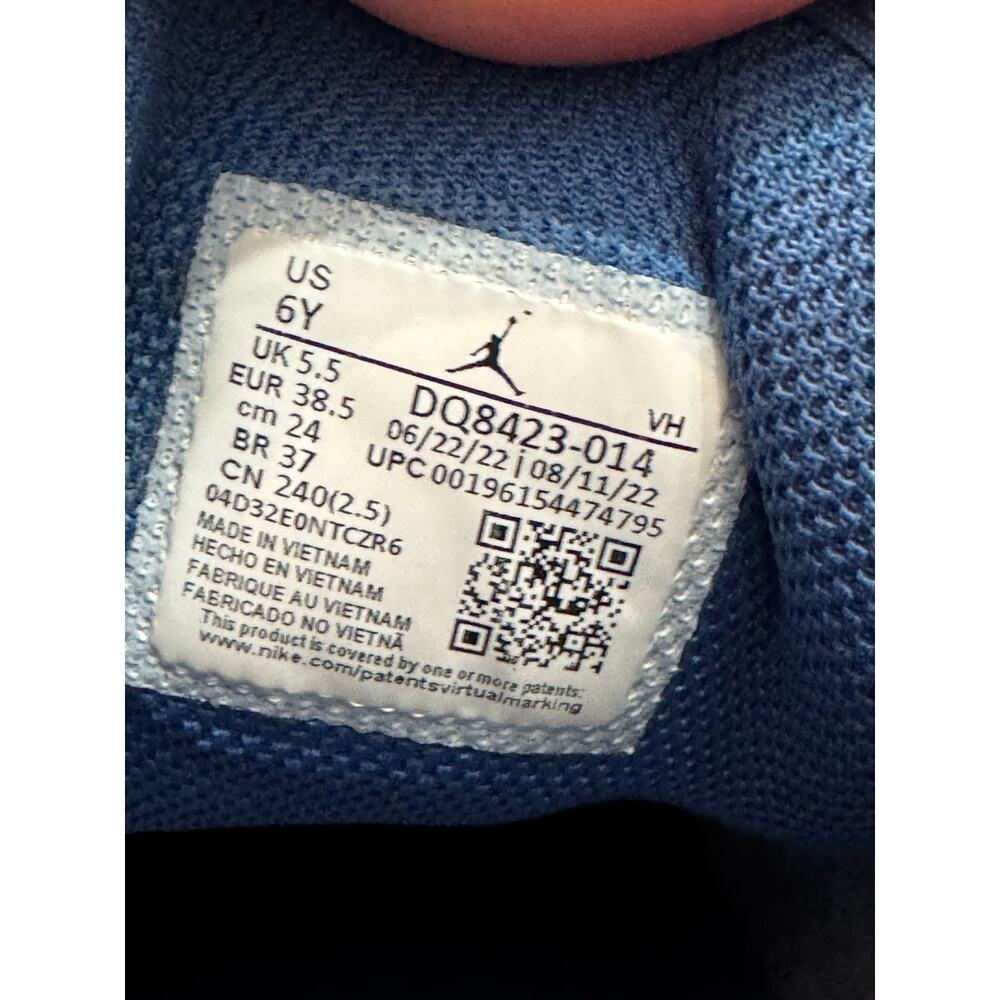 EUC Nike Air Jordan 1 Mids in True Blue Cement colorway size 6Y - Picture 6 of 7